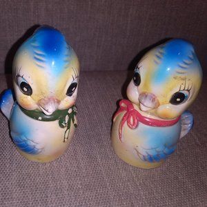 CHICK SALT AND PEPPER SHAKER SET VINTAGE